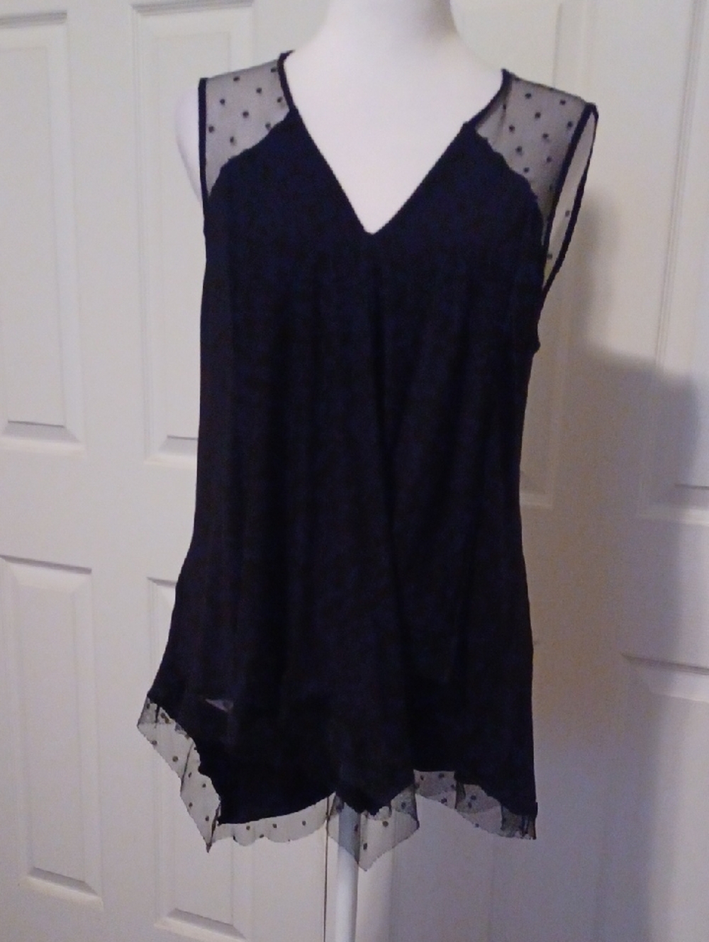 <> BCBG Maxazria Sheer Polka Dot Black Sleeveless Blouse Women's Size Medium